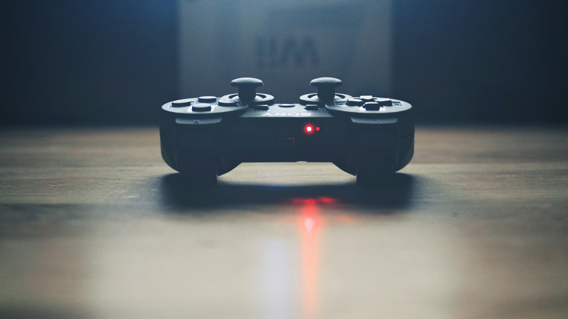 Player mid-raid on a glowing battle station